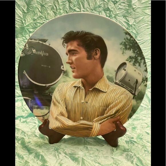 Elvis Presley Collectible Plate - Picture 1 of 5